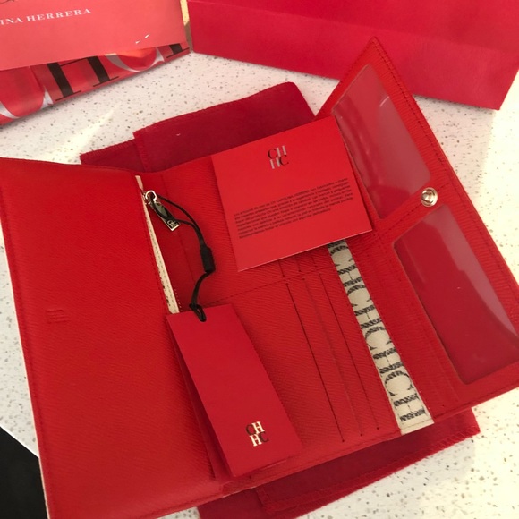 Carolina Herrera Wallet - Picture 3 of 6